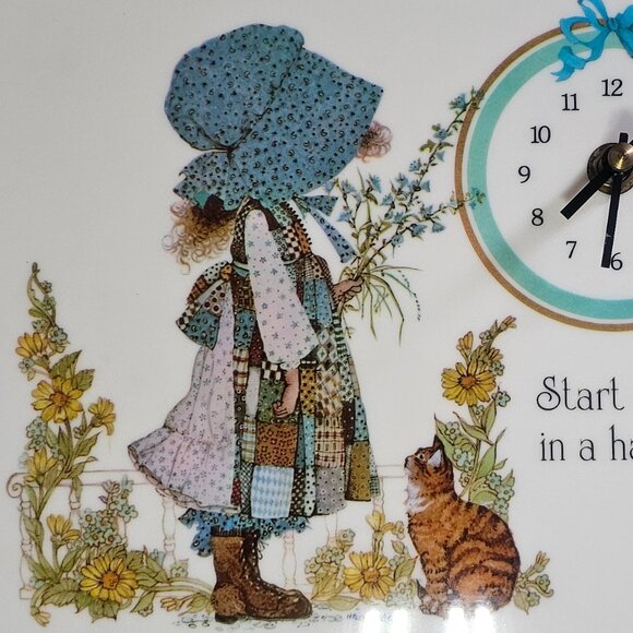 Vintage Holly Hobbie Wall Clock by Trenmark, Inc. With Original Box - Picture 2 of 14